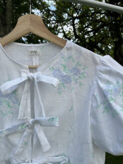 Alternative view of Blouse met striksluiting - Maat 38