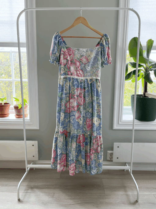 Gunne Sax geïnspireerde jurk met gekleurde bloemen