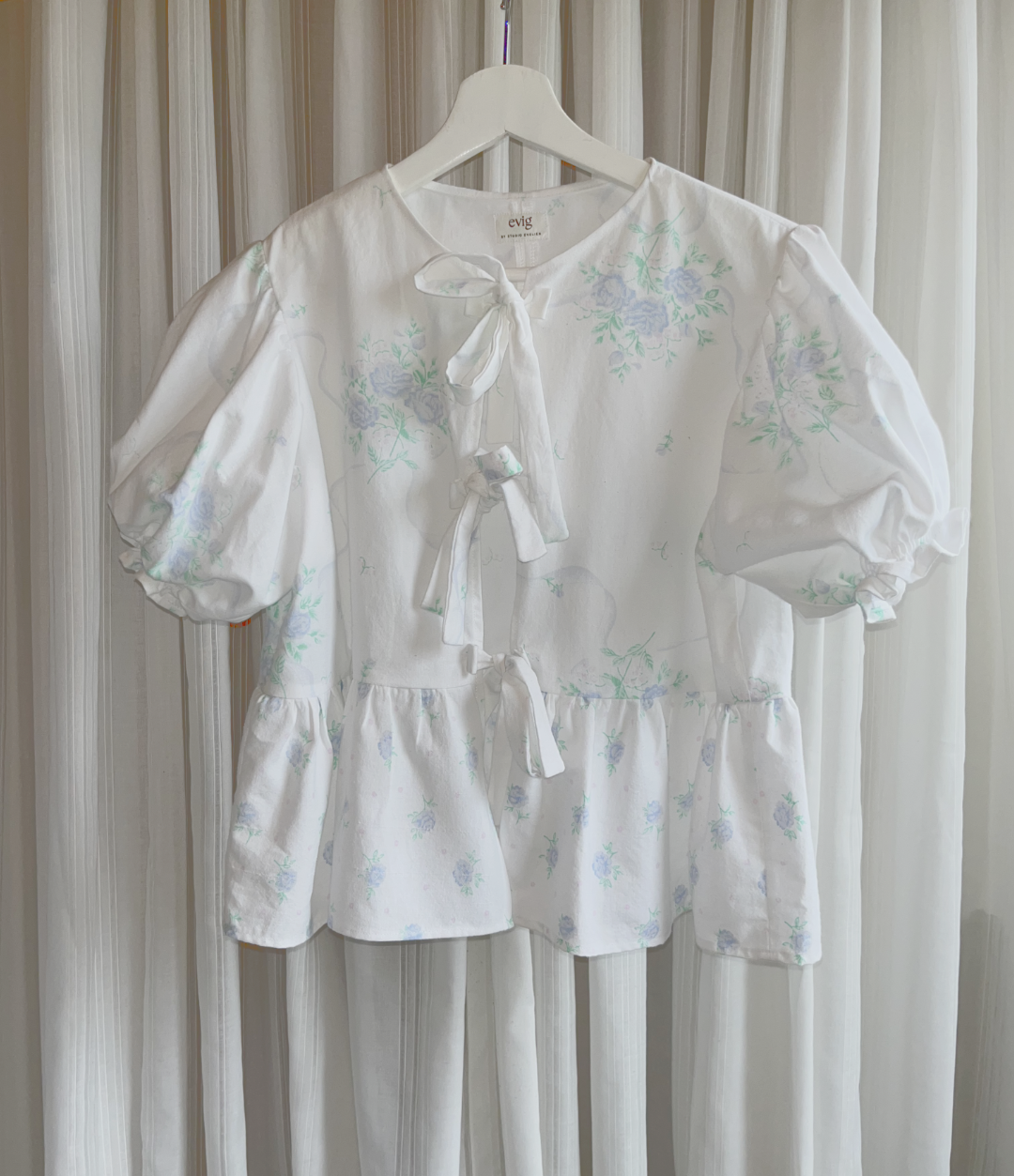 Blouse met striksluiting
