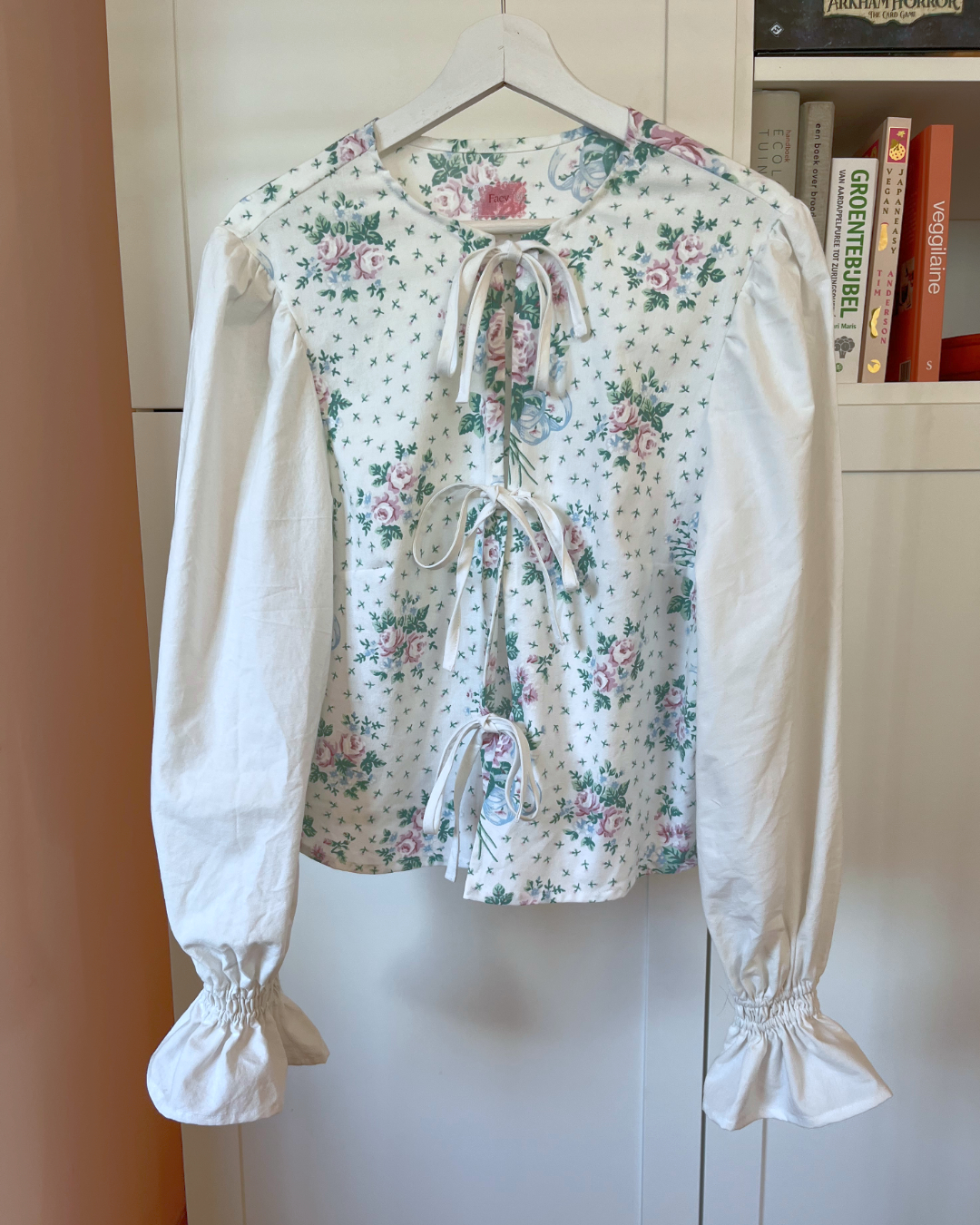 Blouse met striksluiting met bloemenprint